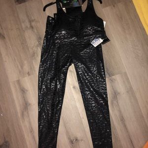 Black activewear set